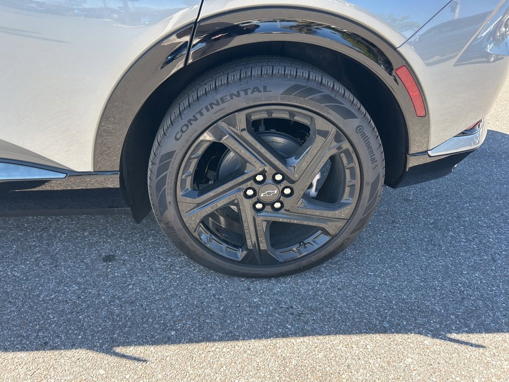 Used 2025 Chevrolet Equinox EV RS image 9