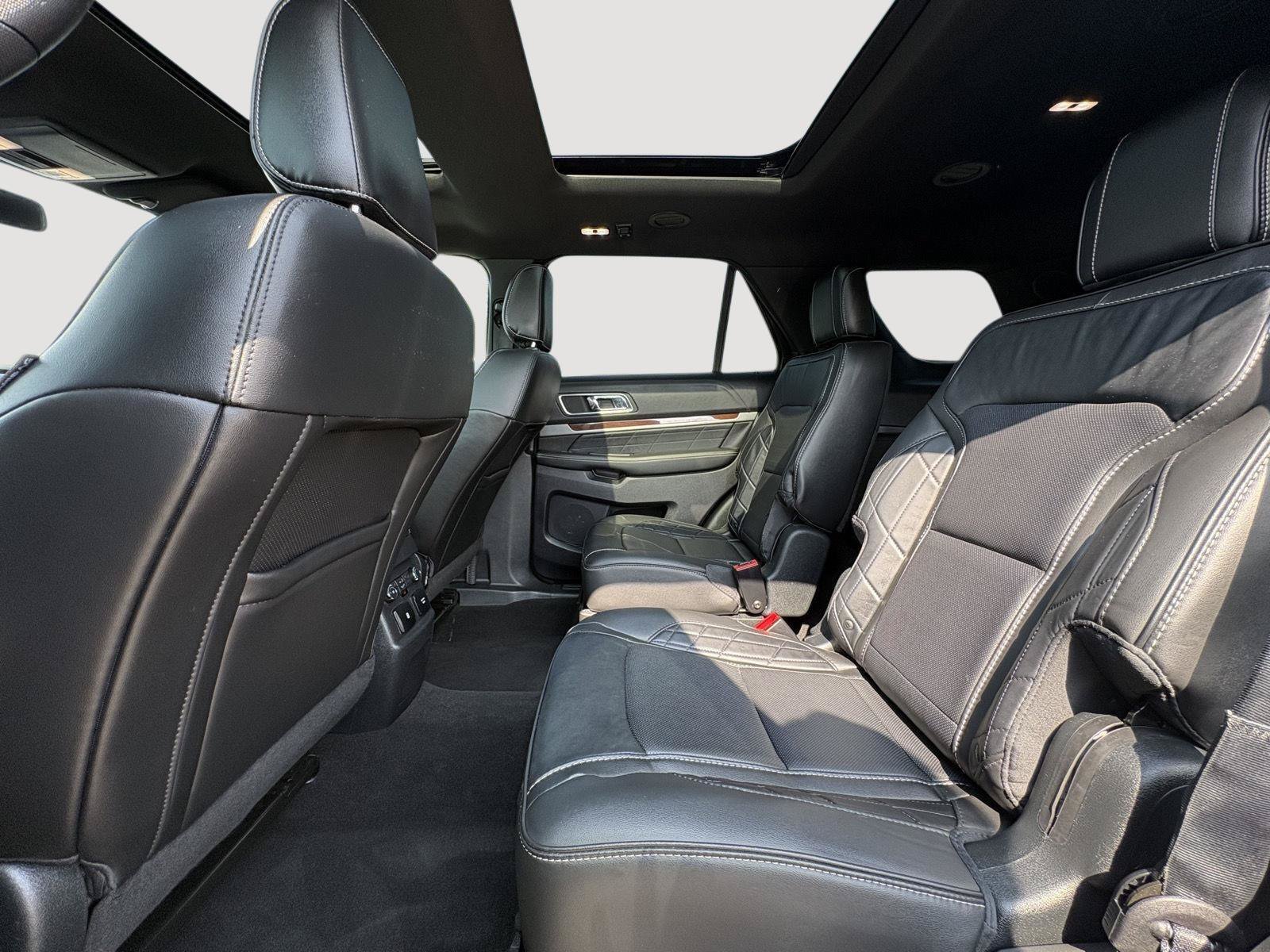 Used 2018 Ford Explorer Platinum AWD/4WD image 22