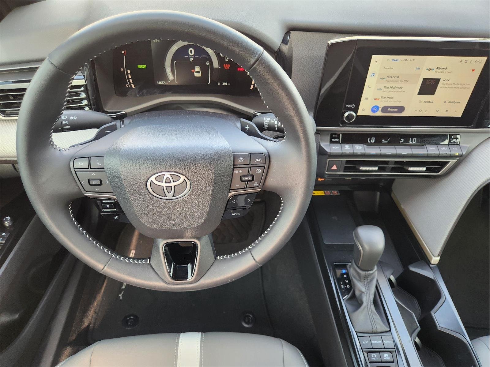 Used 2025 Toyota Camry SE w/ Convenience Package FWD image 27