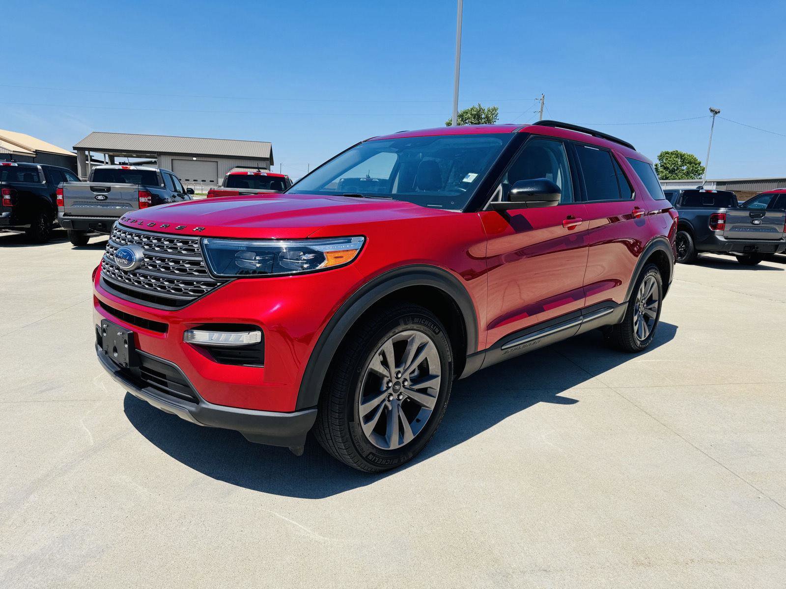 Used 2023 Ford Explorer XLT w/ Equipment Group 202A AWD/4WD image 38