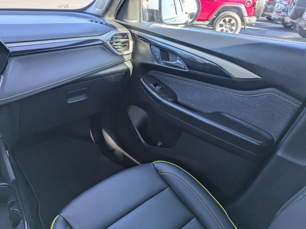 Used 2025 Chevrolet TrailBlazer ACTIV w/ Convenience Package image 18