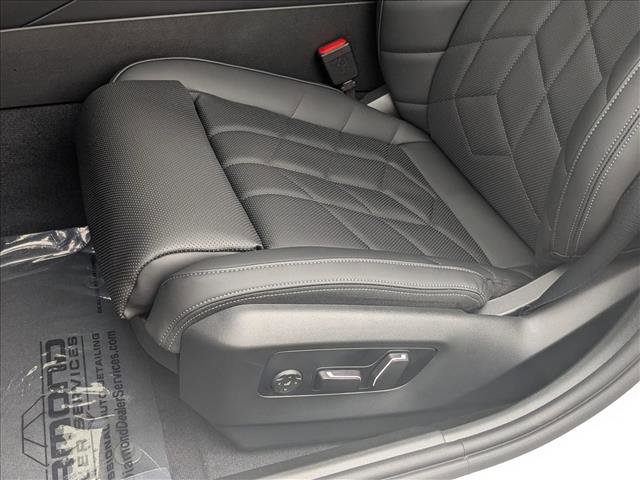 Used 2026 BMW 530i xDrive image 4