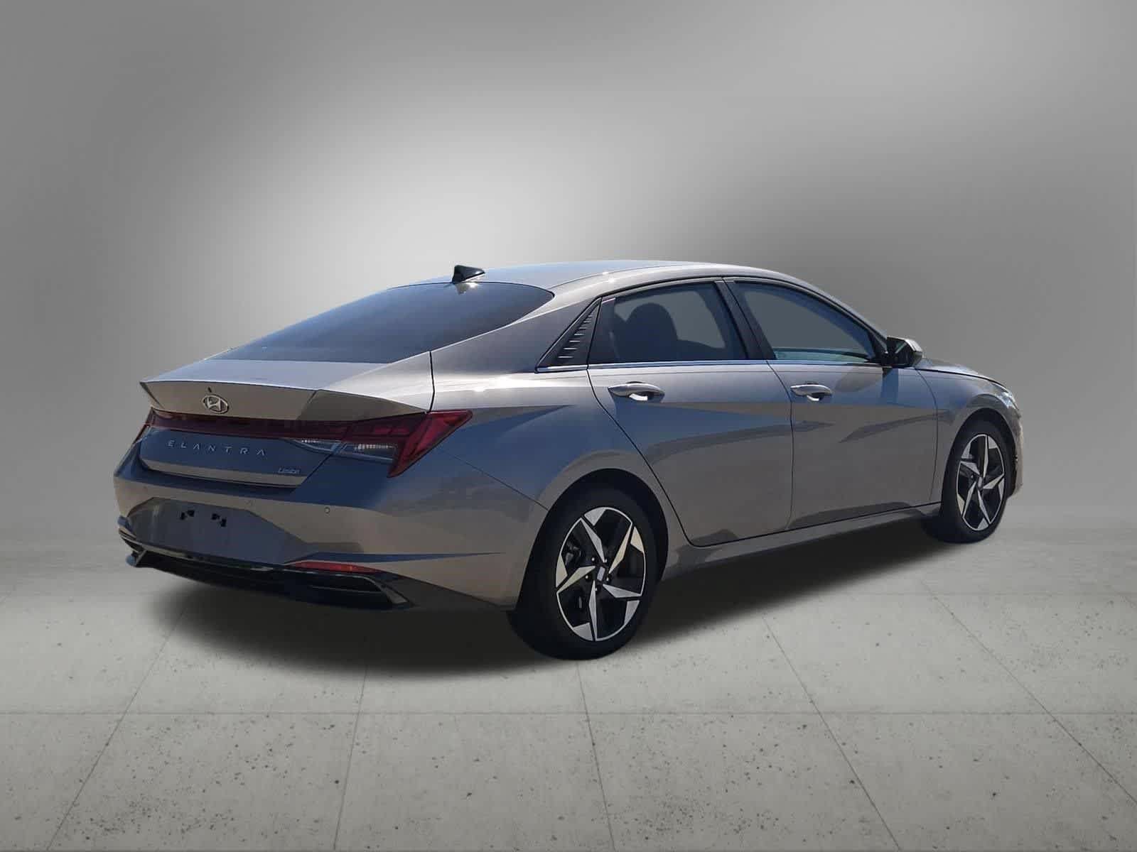 Used 2023 Hyundai Elantra Limited FWD image 6