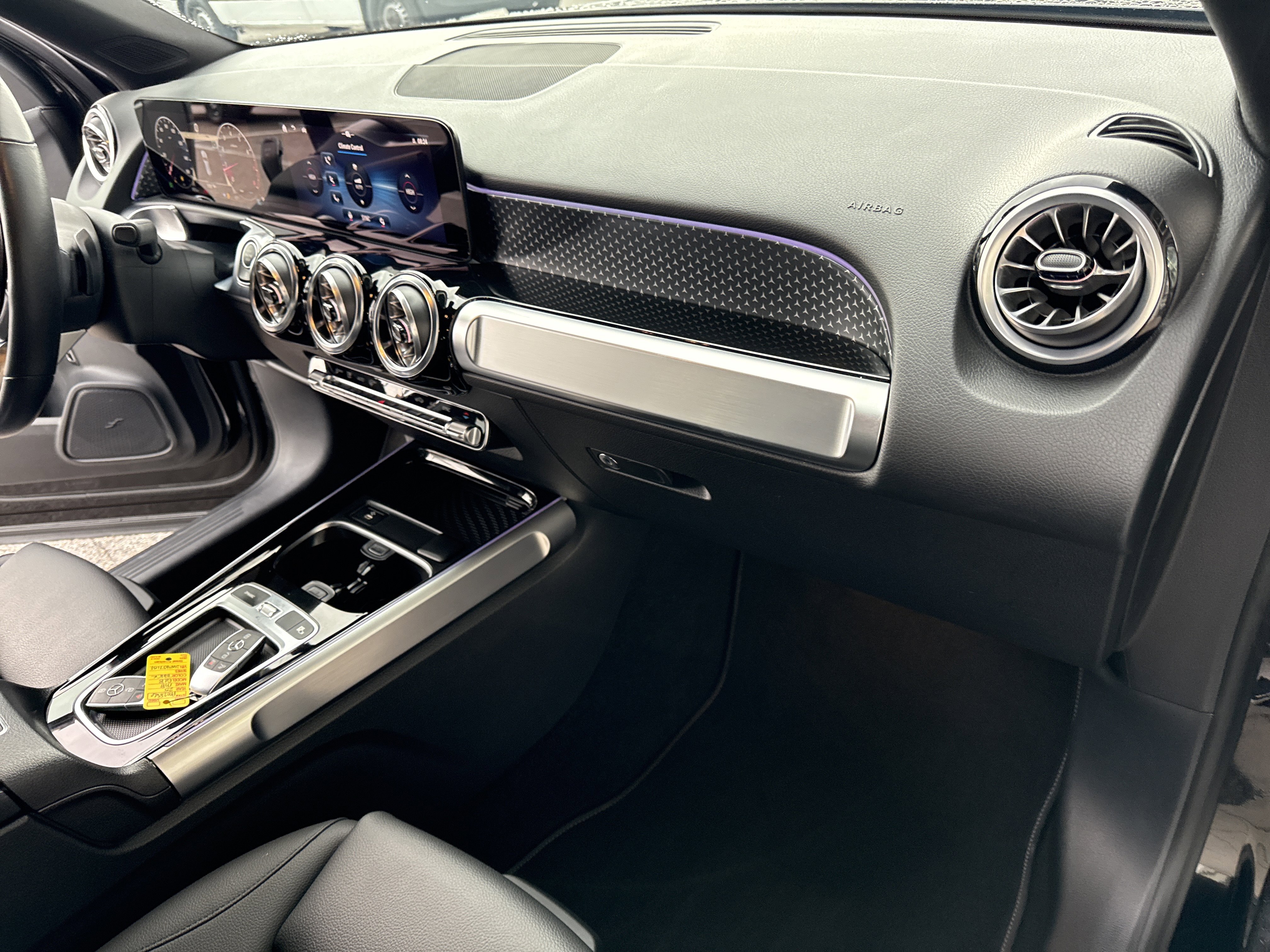 Certified 2025 Mercedes-Benz GLB 250 4MATIC image 16