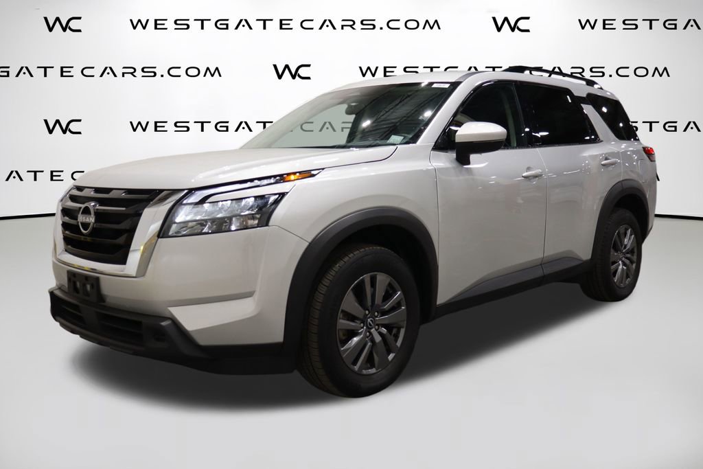 Used 2024 Nissan Pathfinder SV image 1