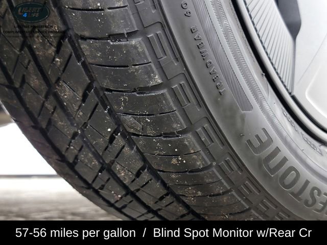 Used 2025 Toyota Prius LE image 11