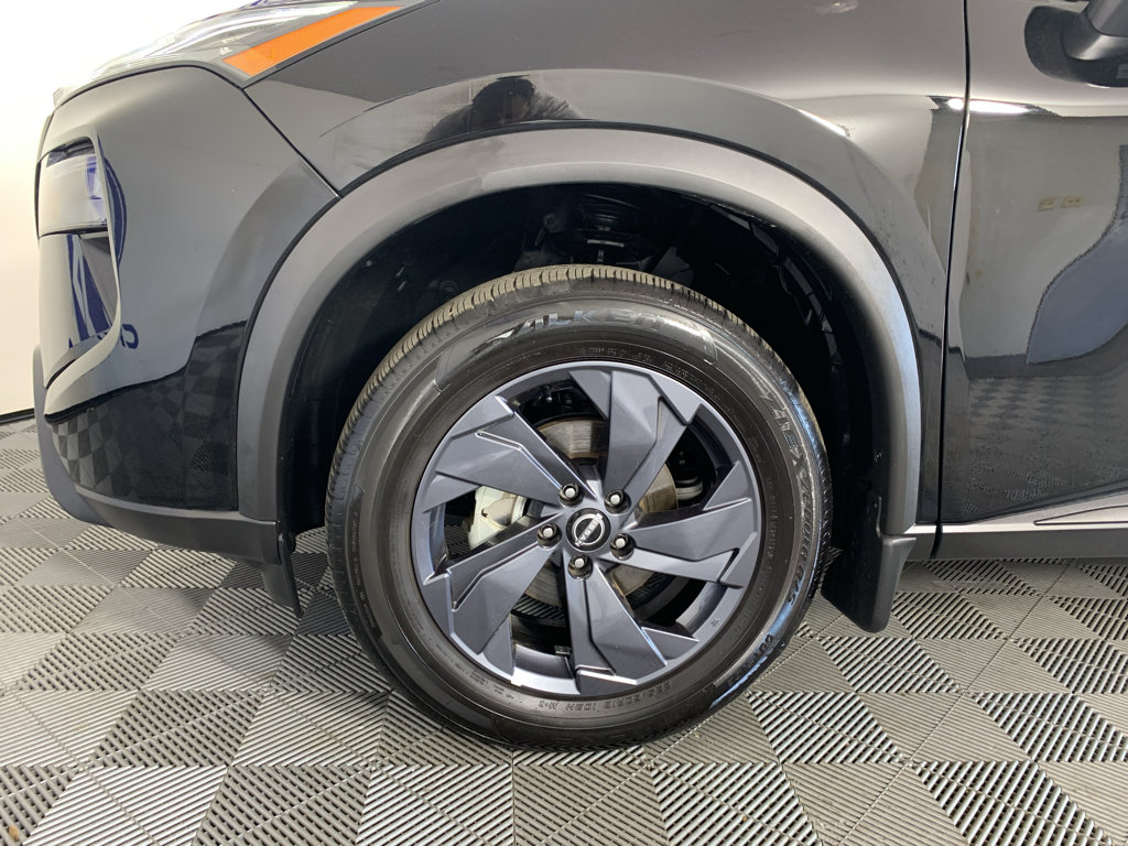 Used 2026 Nissan Rogue SV FWD image 11