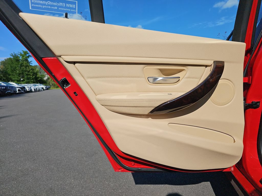 Used 2014 BMW 328i xDrive Sedan AWD/4WD image 25