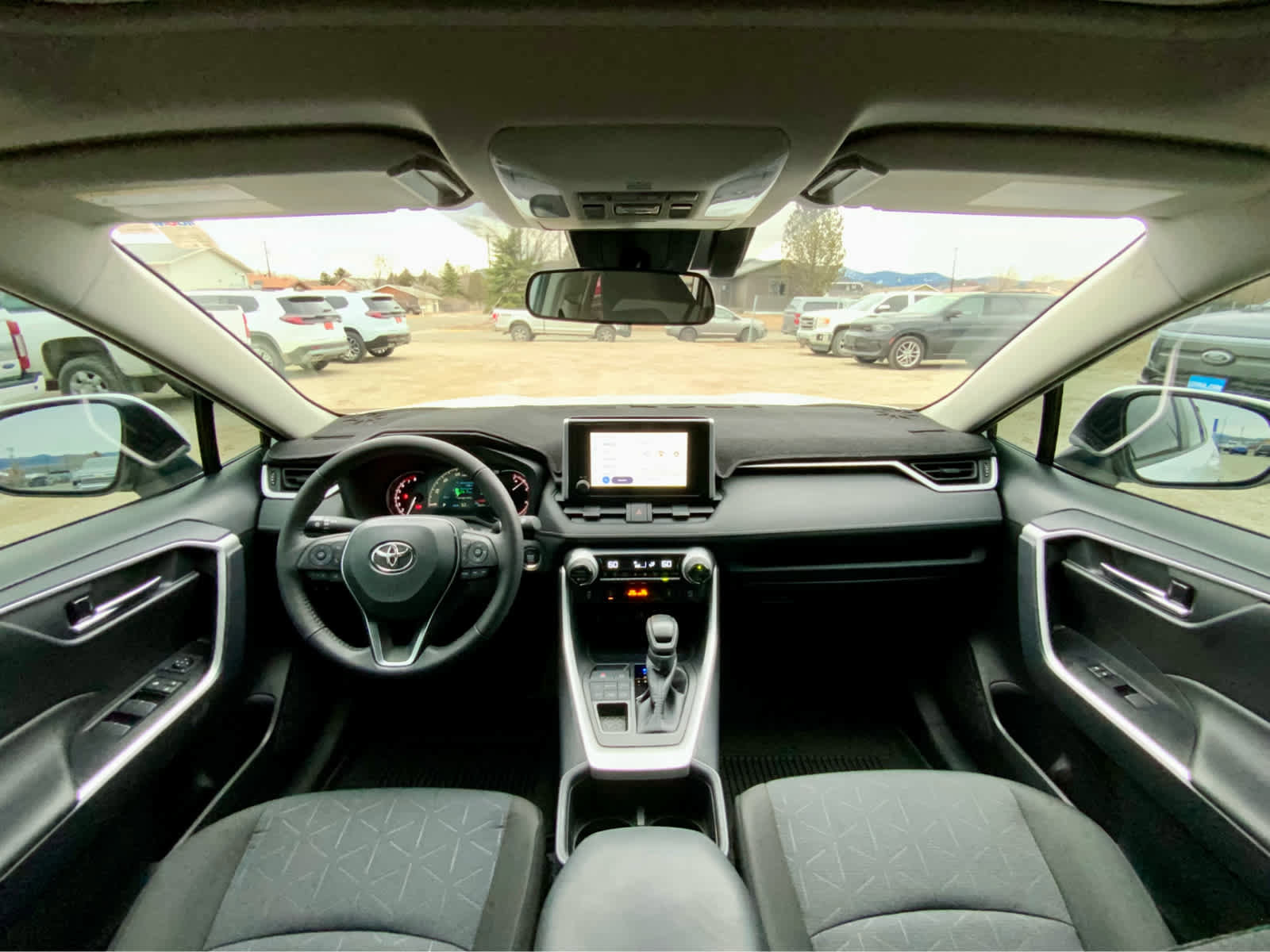 Used 2025 Toyota RAV4 XLE w/ Convenience Package image 31