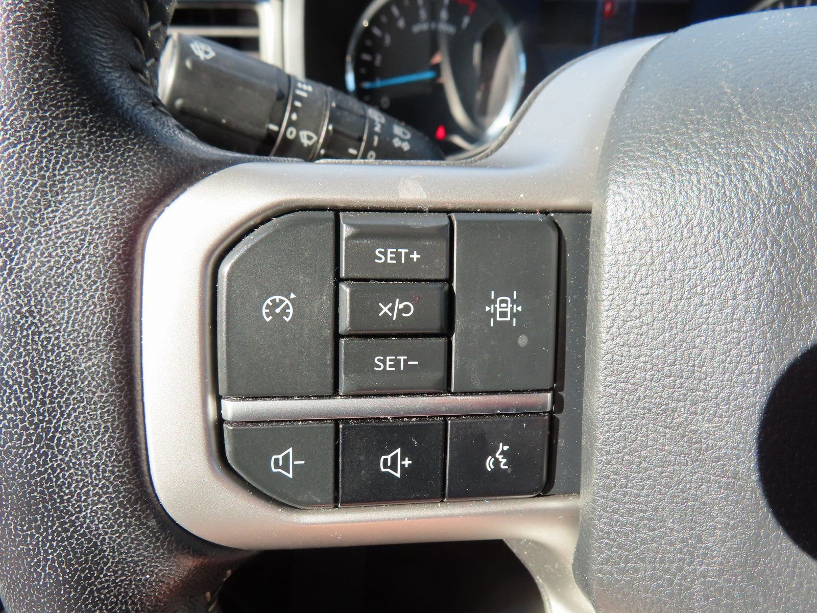 Used 2024 Ford Expedition Max XLT image 19