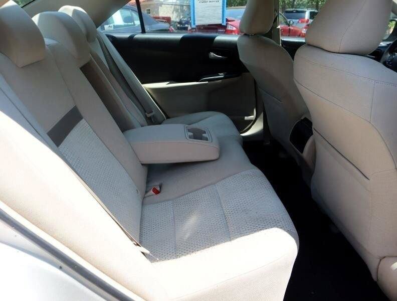 Used 2014 Toyota Camry LE FWD image 16