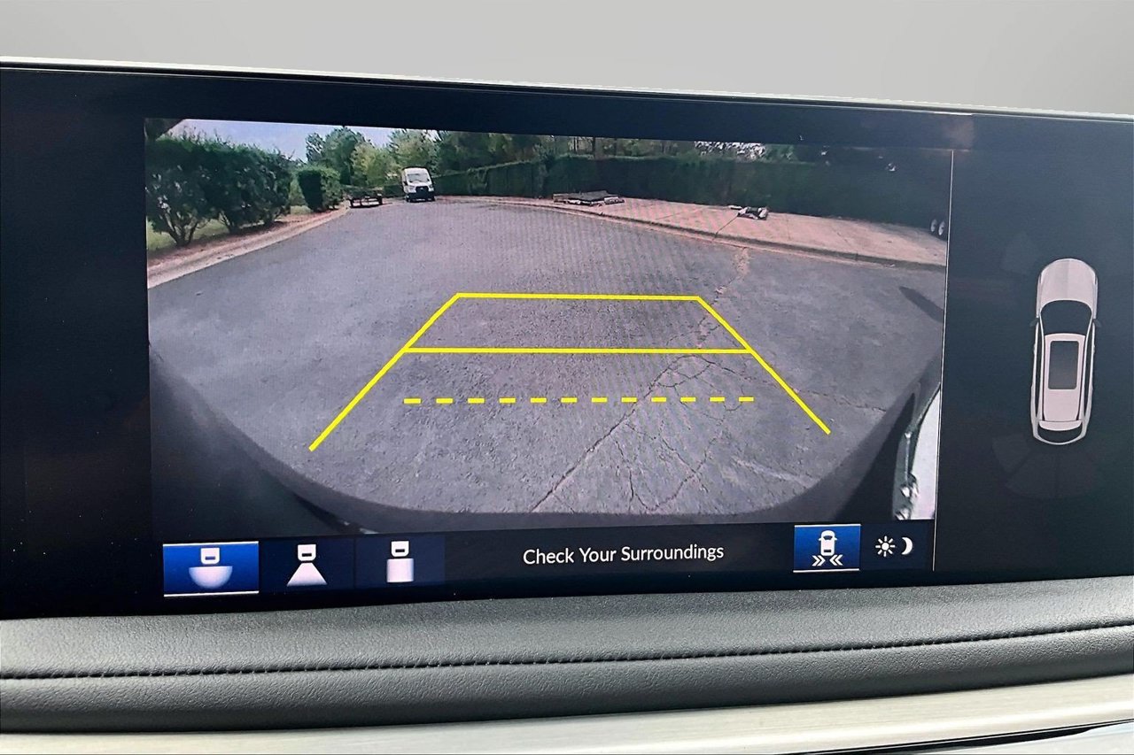 Used 2025 Acura MDX w/ Technology Package FWD image 13