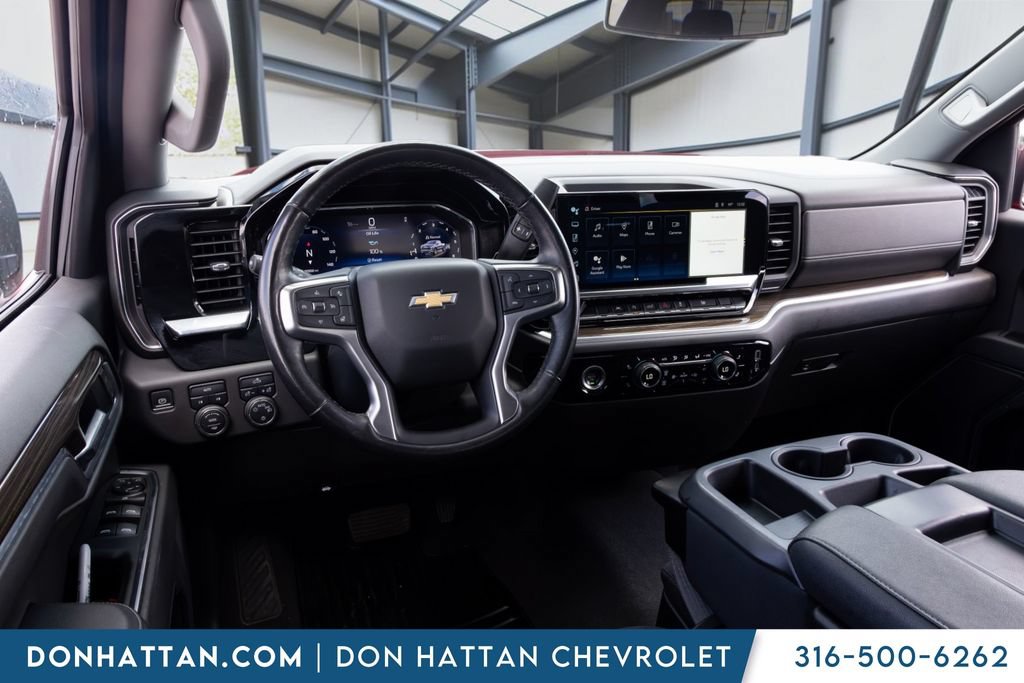 Used 2022 Chevrolet Silverado 1500 LT AWD/4WD image 14