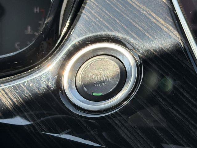 Used 2025 Cadillac XT6 Premium Luxury AWD/4WD image 34