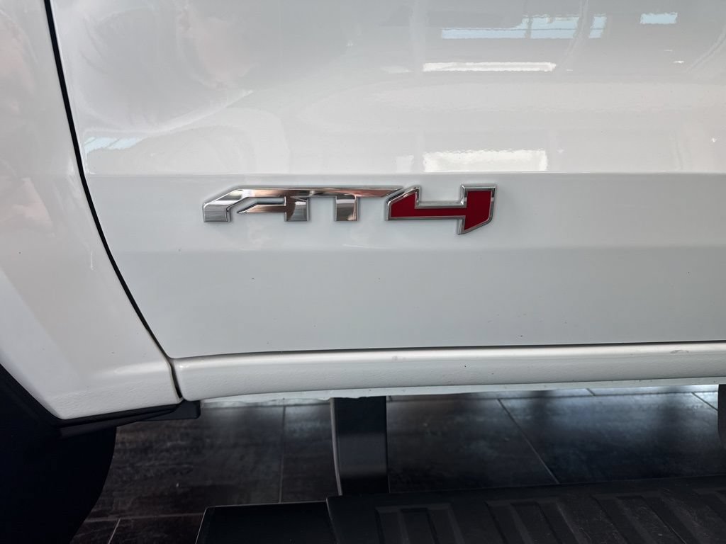 Used 2025 GMC Canyon AT4 AWD/4WD image 4