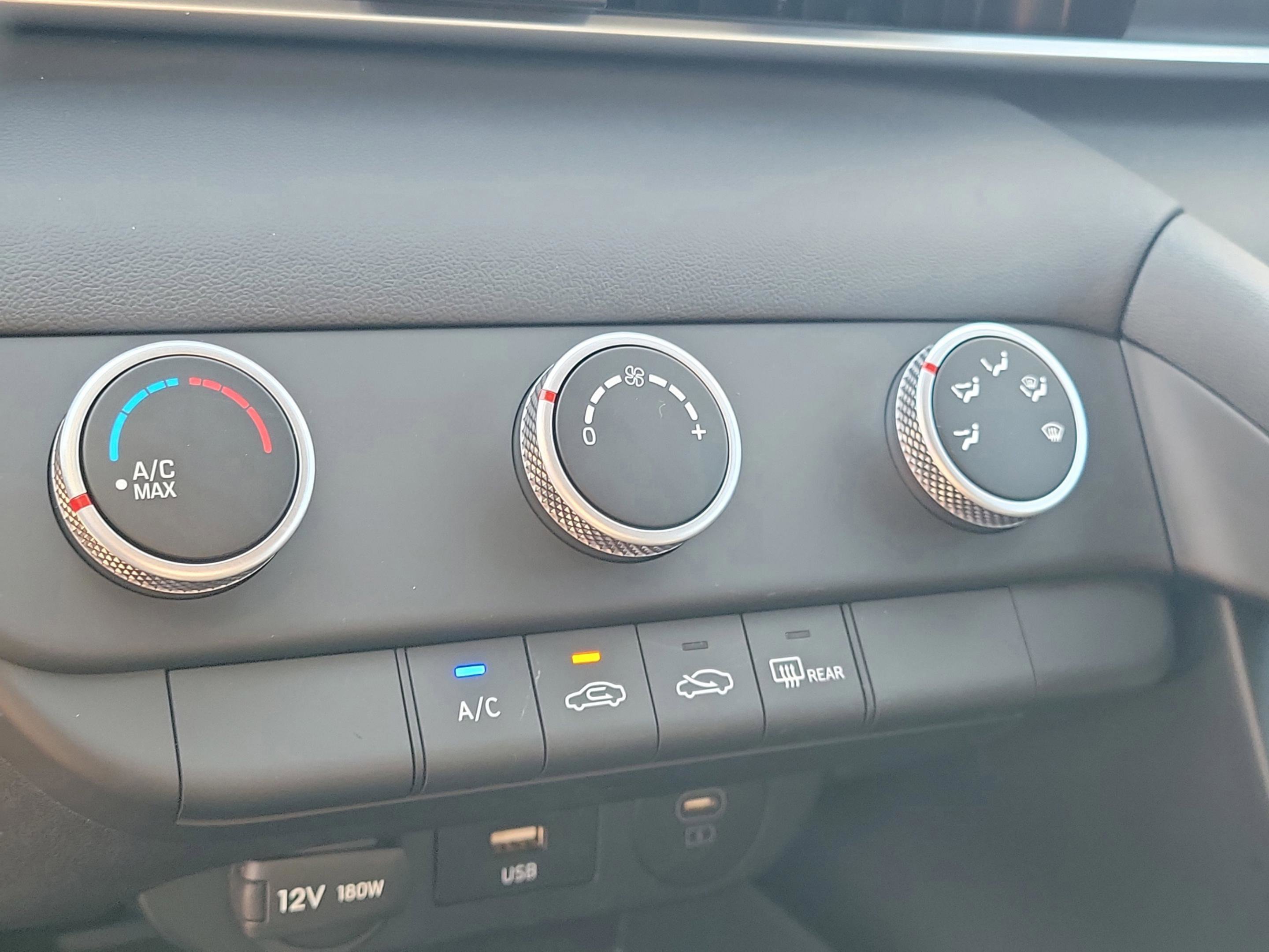 New 2026 Hyundai Elantra SE image 13