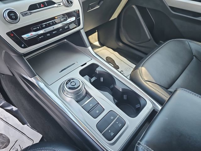 Used 2022 Ford Explorer XLT w/ Equipment Group 202A image 29