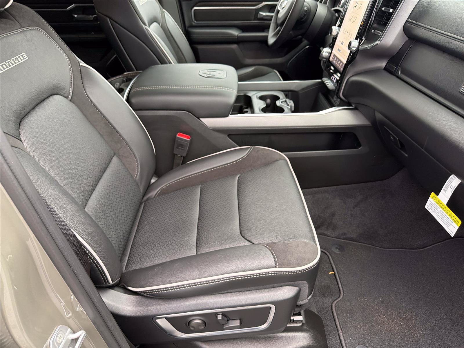 Used 2026 RAM 1500 Laramie AWD/4WD image 11