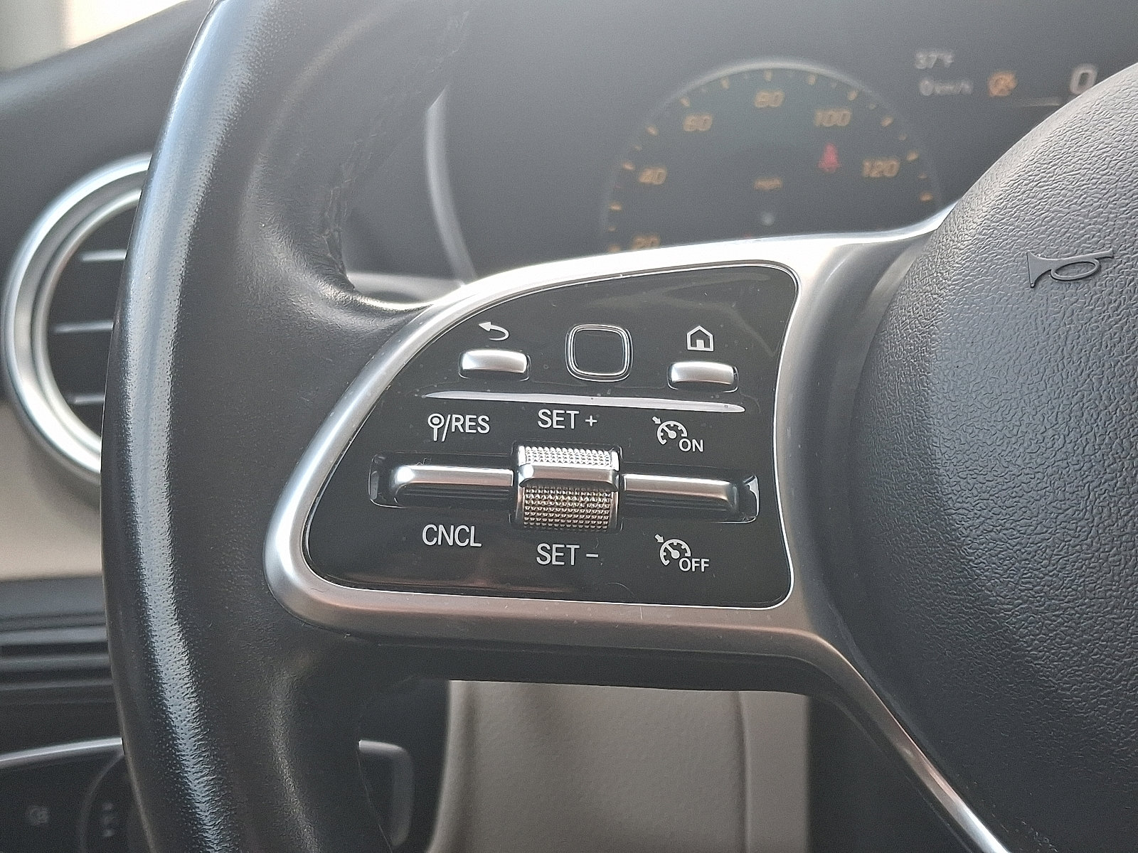 Used 2022 Mercedes-Benz GLC 300 4MATIC image 21