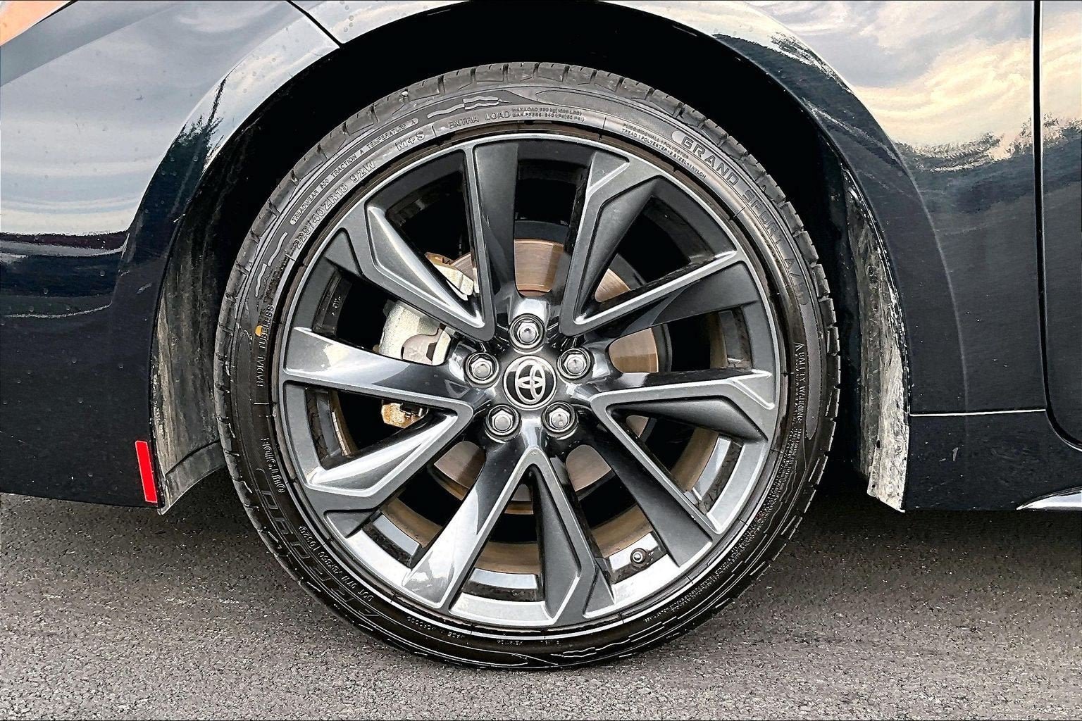 Used 2025 Toyota Corolla SE w/ SE Premium Package FWD image 9