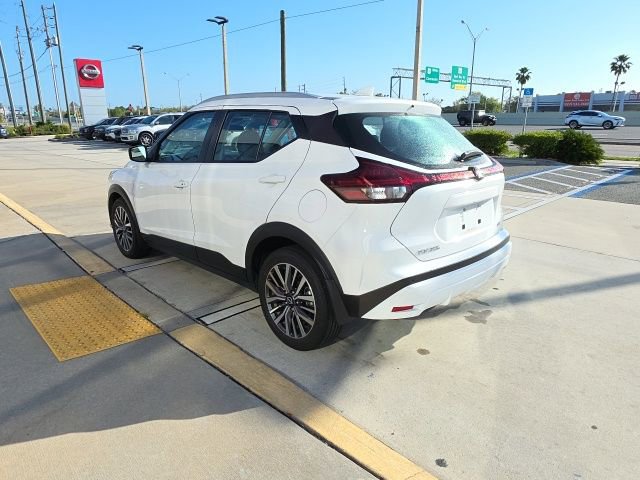 Used 2023 Nissan Kicks SV image 6