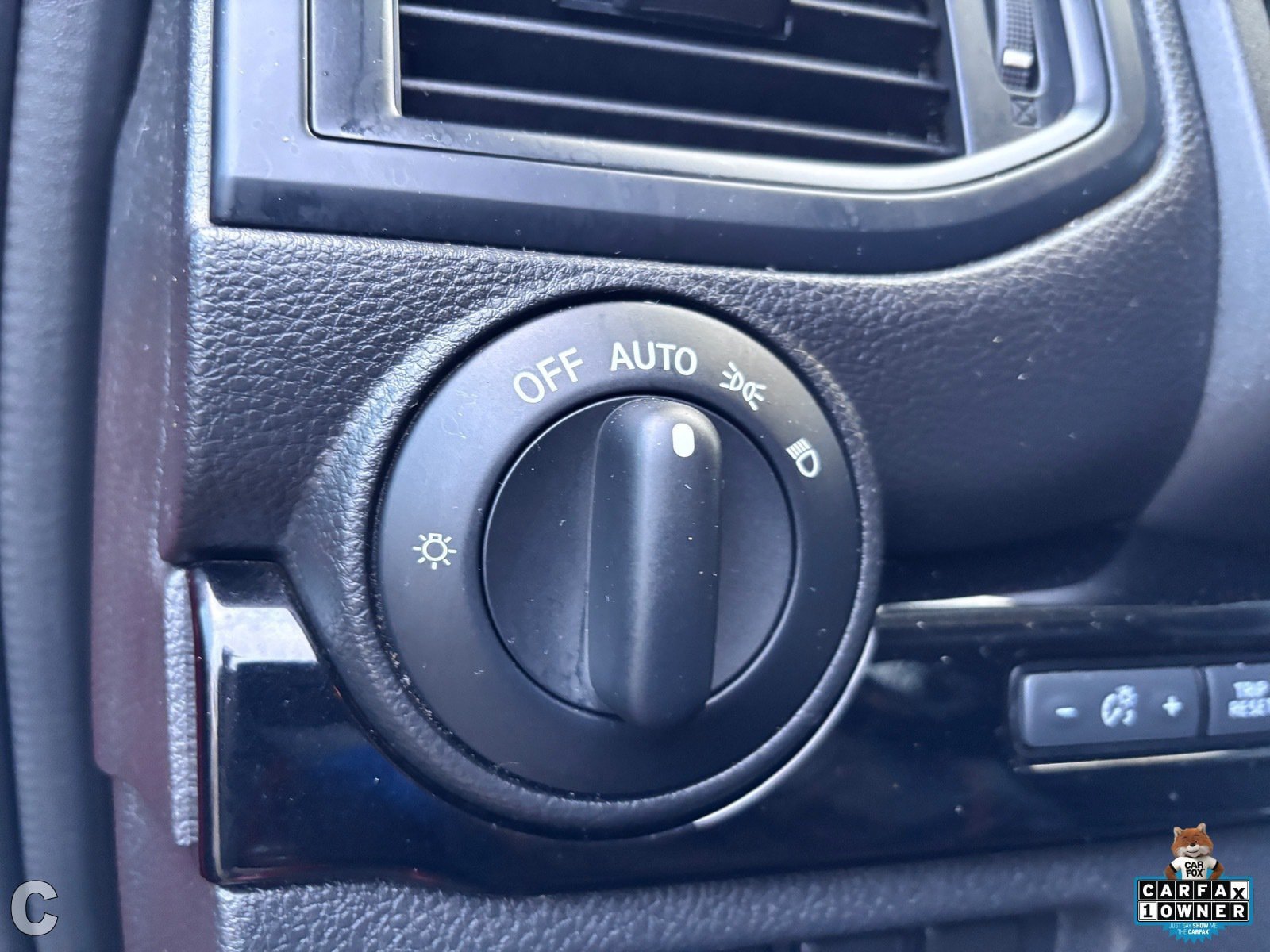 Used 2024 Nissan Titan SV w/ SV Convenience Package RWD image 18
