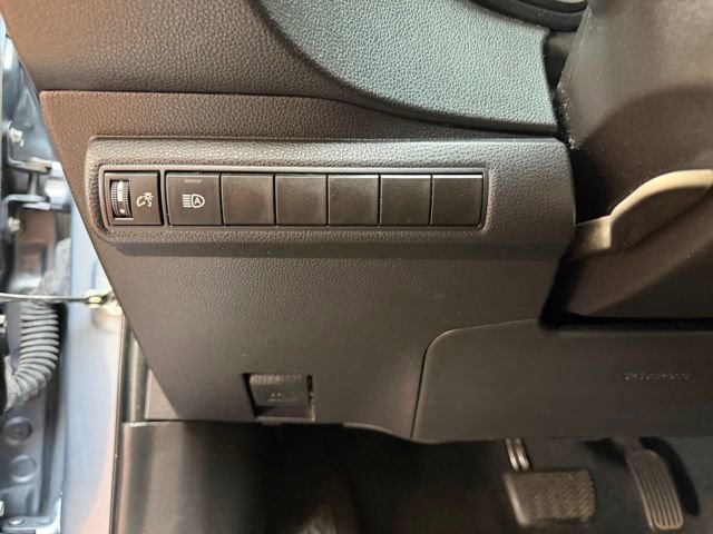Used 2020 Toyota Corolla LE FWD image 20