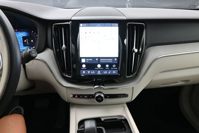 Used 2024 Volvo XC60 B5 Plus AWD/4WD image 13