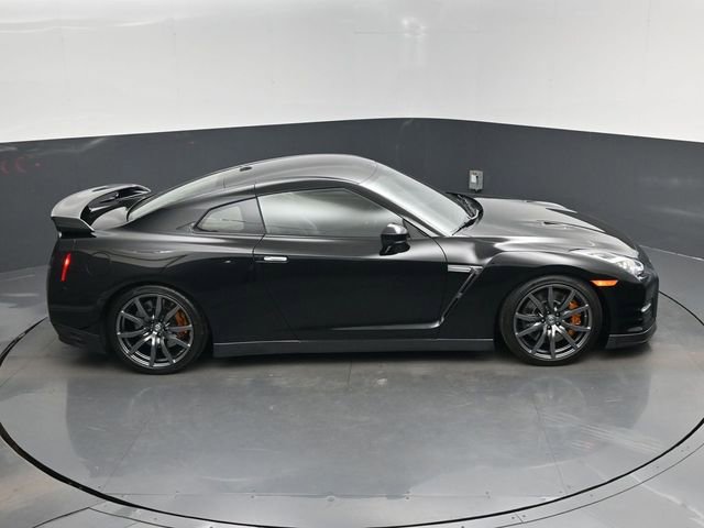 Used 2012 Nissan GT-R Premium image 13