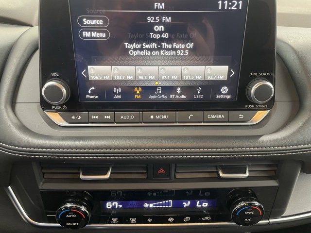 Used 2023 Nissan Rogue SV image 4