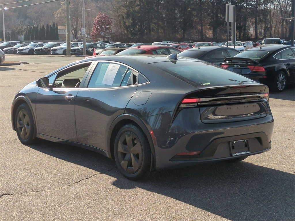 Used 2025 Toyota Prius Plug-In Hybrid image 6