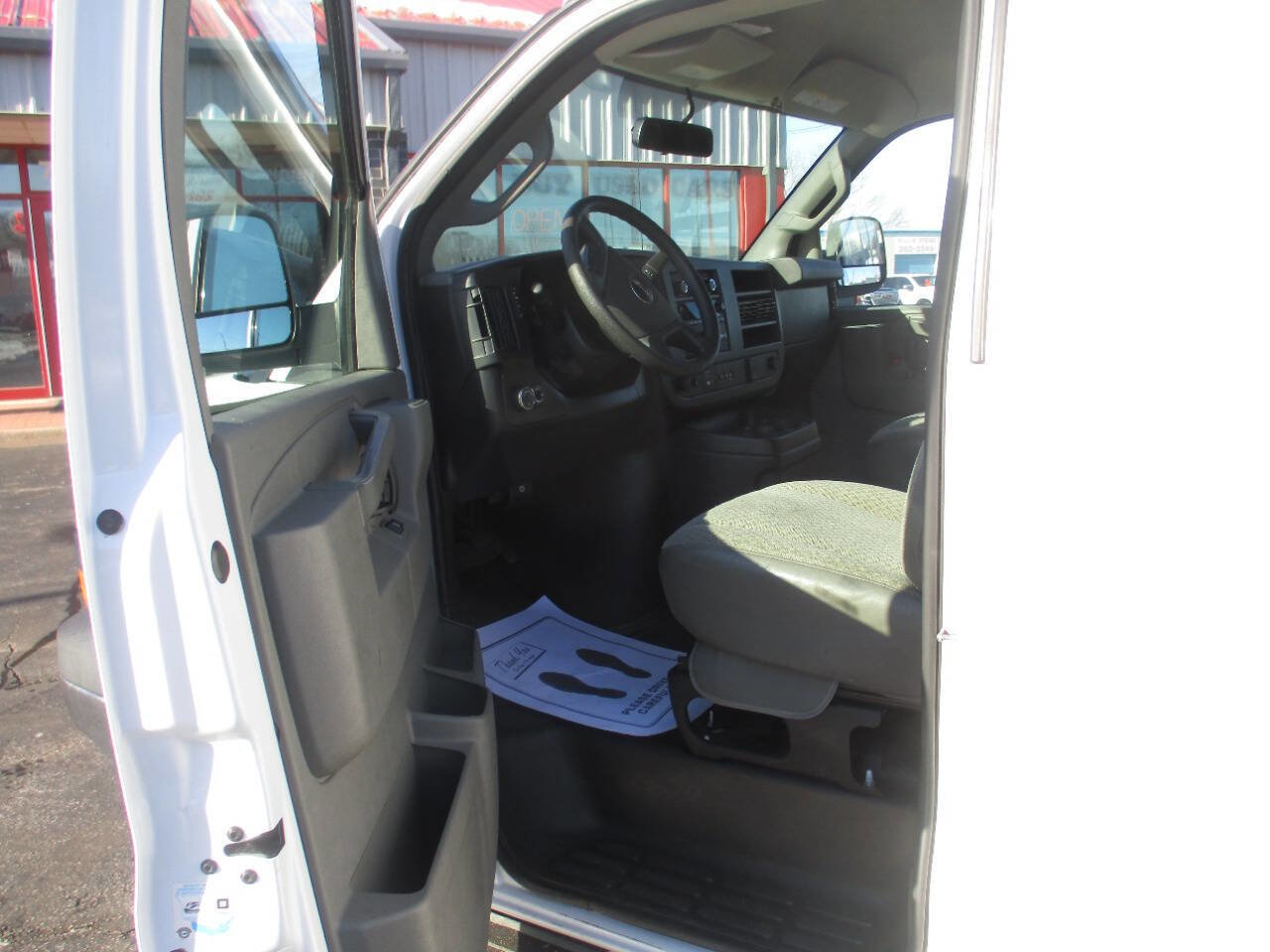 Used 2020 GMC Savana 3500 w/ Driver Convenience Package image 11