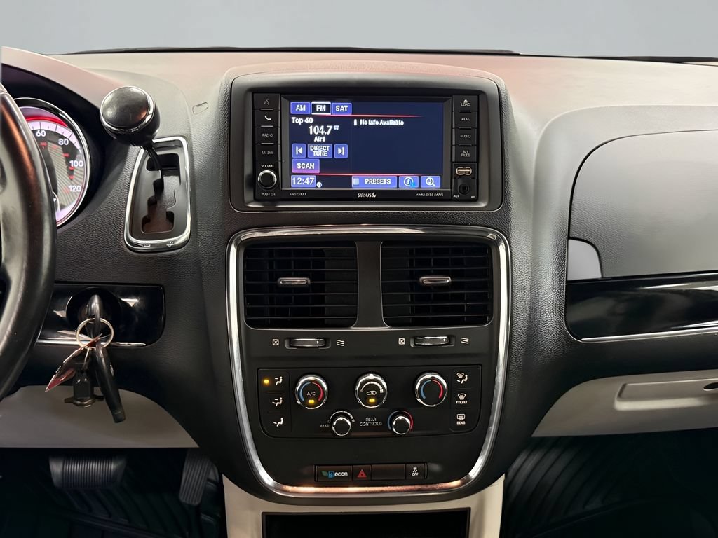 Used 2019 Dodge Grand Caravan SXT FWD image 24