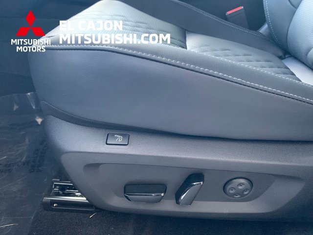 New 2025 Mitsubishi Outlander SEL Black Edition image 13