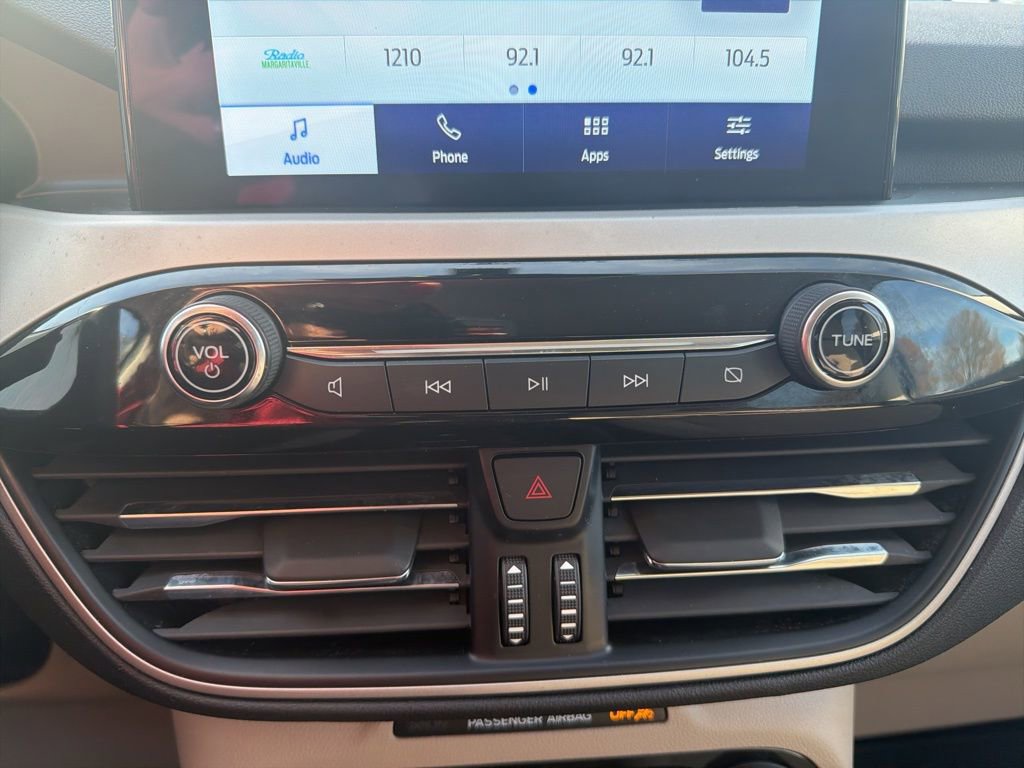 Used 2021 Ford Escape SE image 24