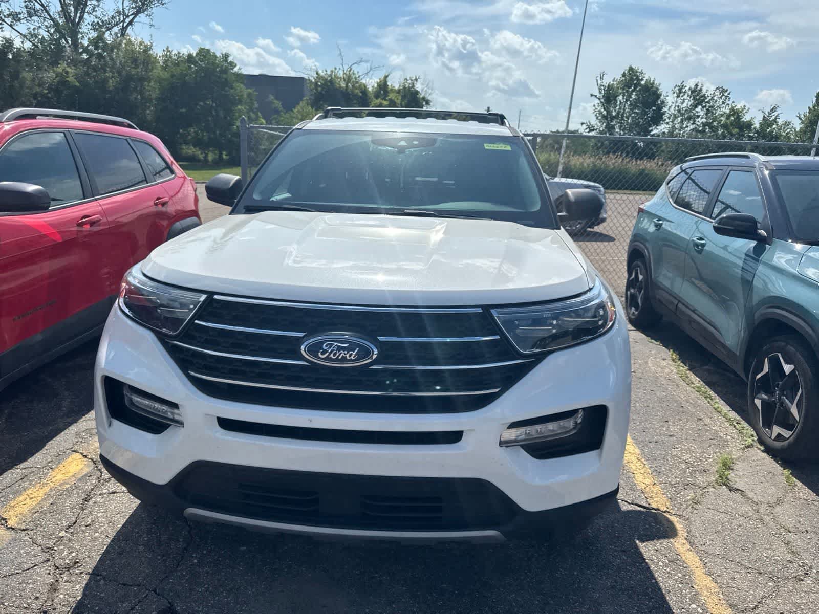 Used 2023 Ford Explorer XLT w/ Equipment Group 202A AWD/4WD image 22