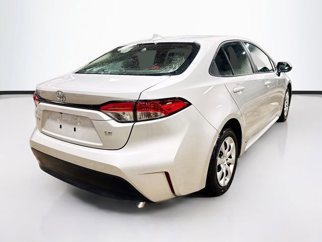 Used 2025 Toyota Corolla LE image 7