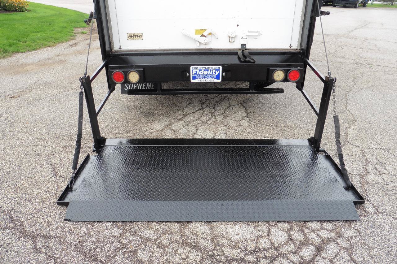 Used 2018 Chevrolet Express 3500 RWD image 3