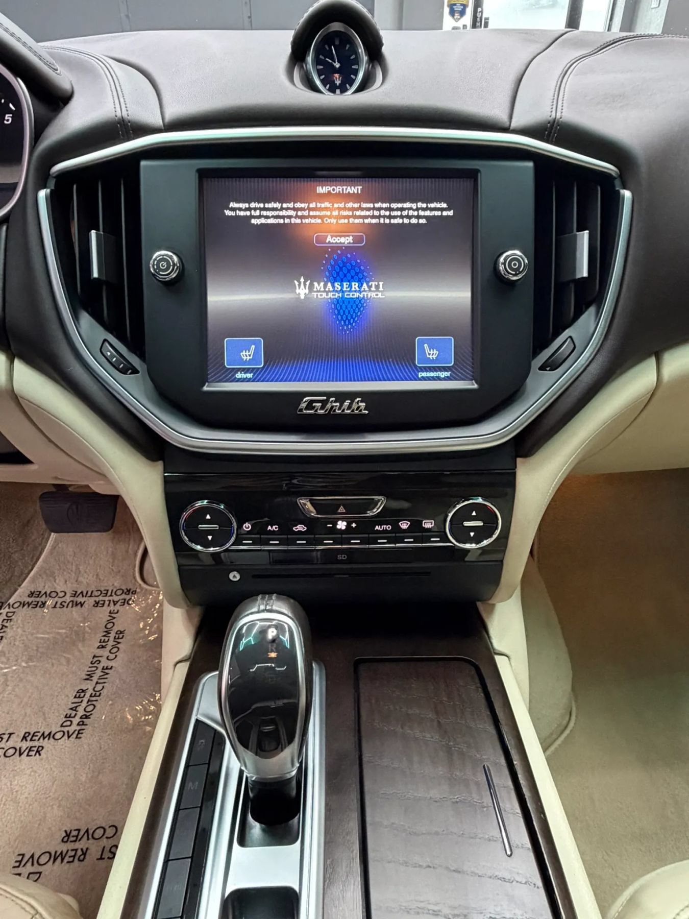Used 2014 Maserati Ghibli S Q4 AWD/4WD image 17