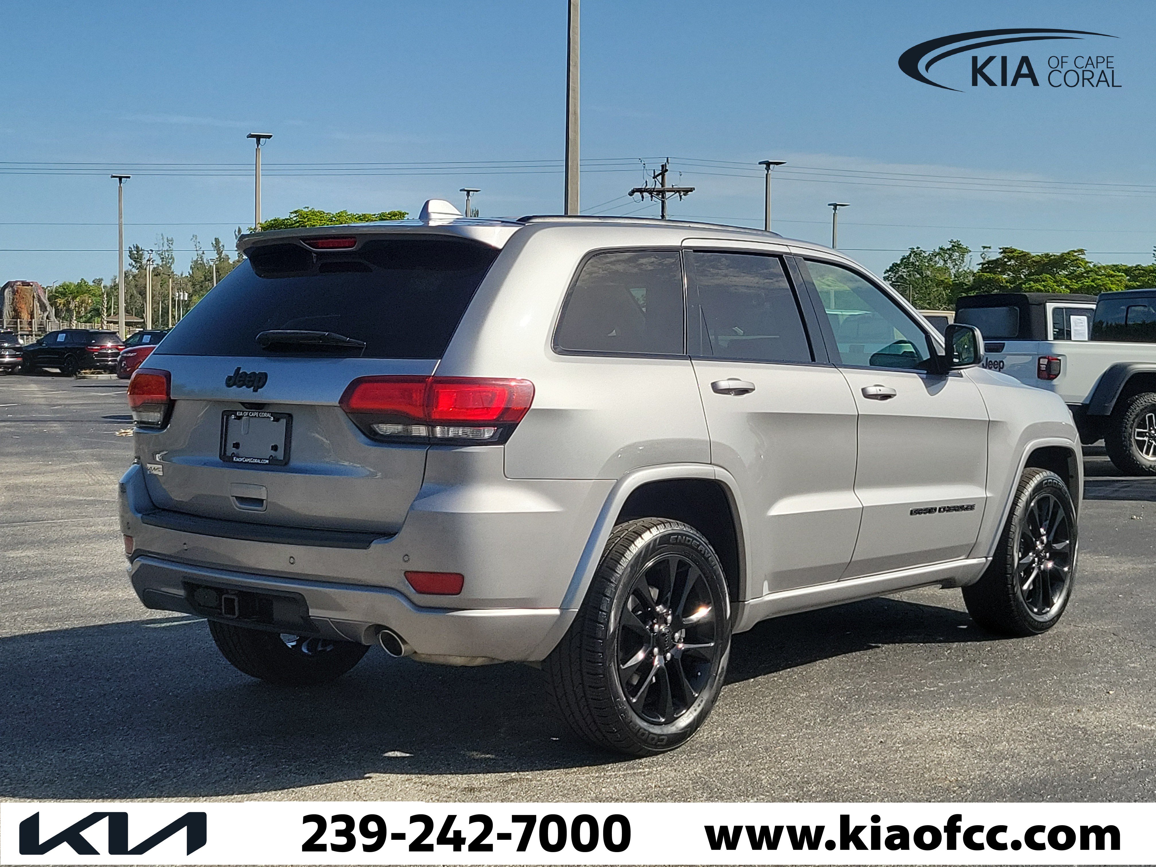 Used 2021 Jeep Grand Cherokee Laredo X RWD image 6