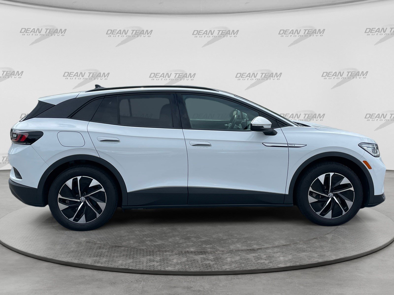 Used 2022 Volkswagen ID.4 Pro S RWD image 9