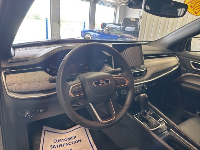 Used 2024 Jeep Compass Latitude image 38