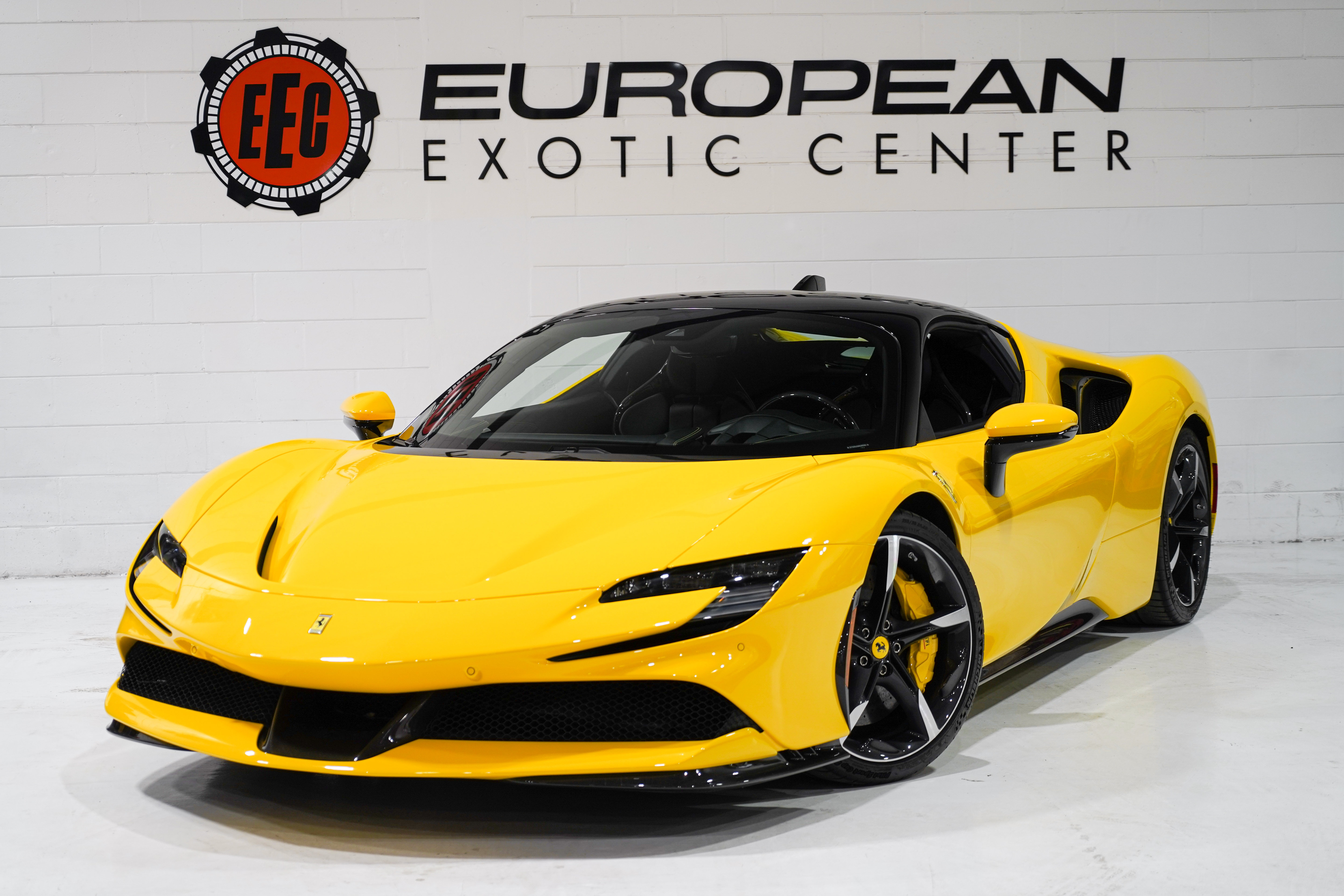 Used 2021 Ferrari SF90 Stradale AWD/4WD image 4