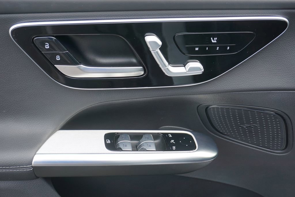 Certified 2025 Mercedes-Benz GLC 300 GLC 300 image 24