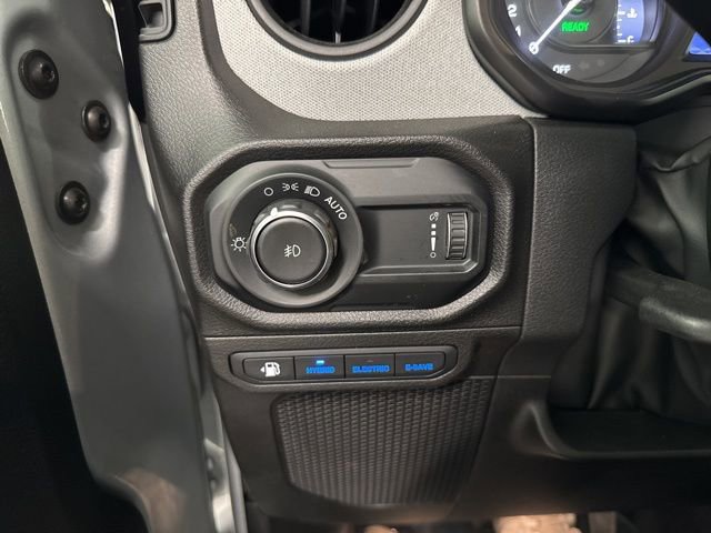 Used 2024 Jeep Wrangler Unlimited AWD/4WD image 35