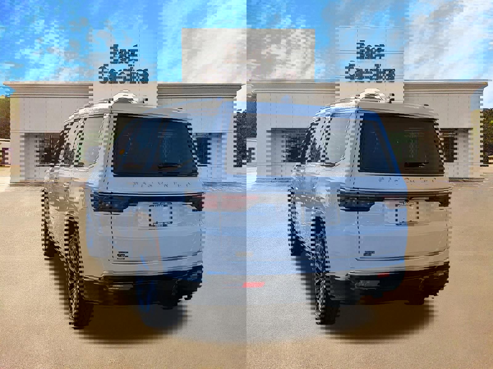 Certified 2025 Jeep Wagoneer Series III w/ Premium Group I image 5