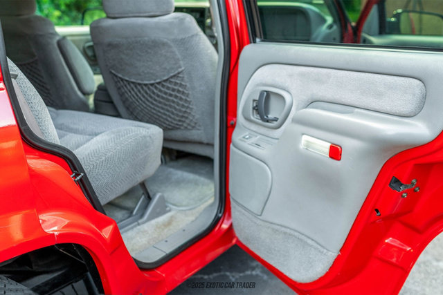 Used 1999 Chevrolet Tahoe LS image 25