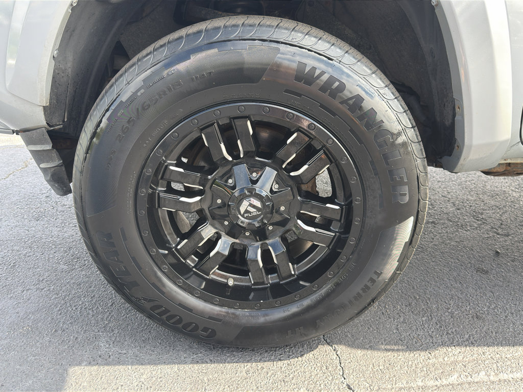 Used 2018 Toyota Tacoma Limited AWD/4WD image 32