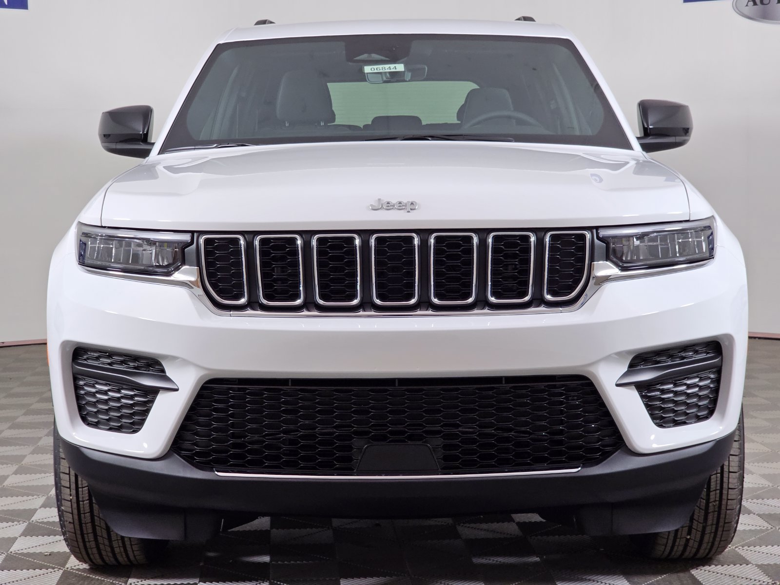 New 2027 Jeep Grand Cherokee Laredo X AWD/4WD image 34