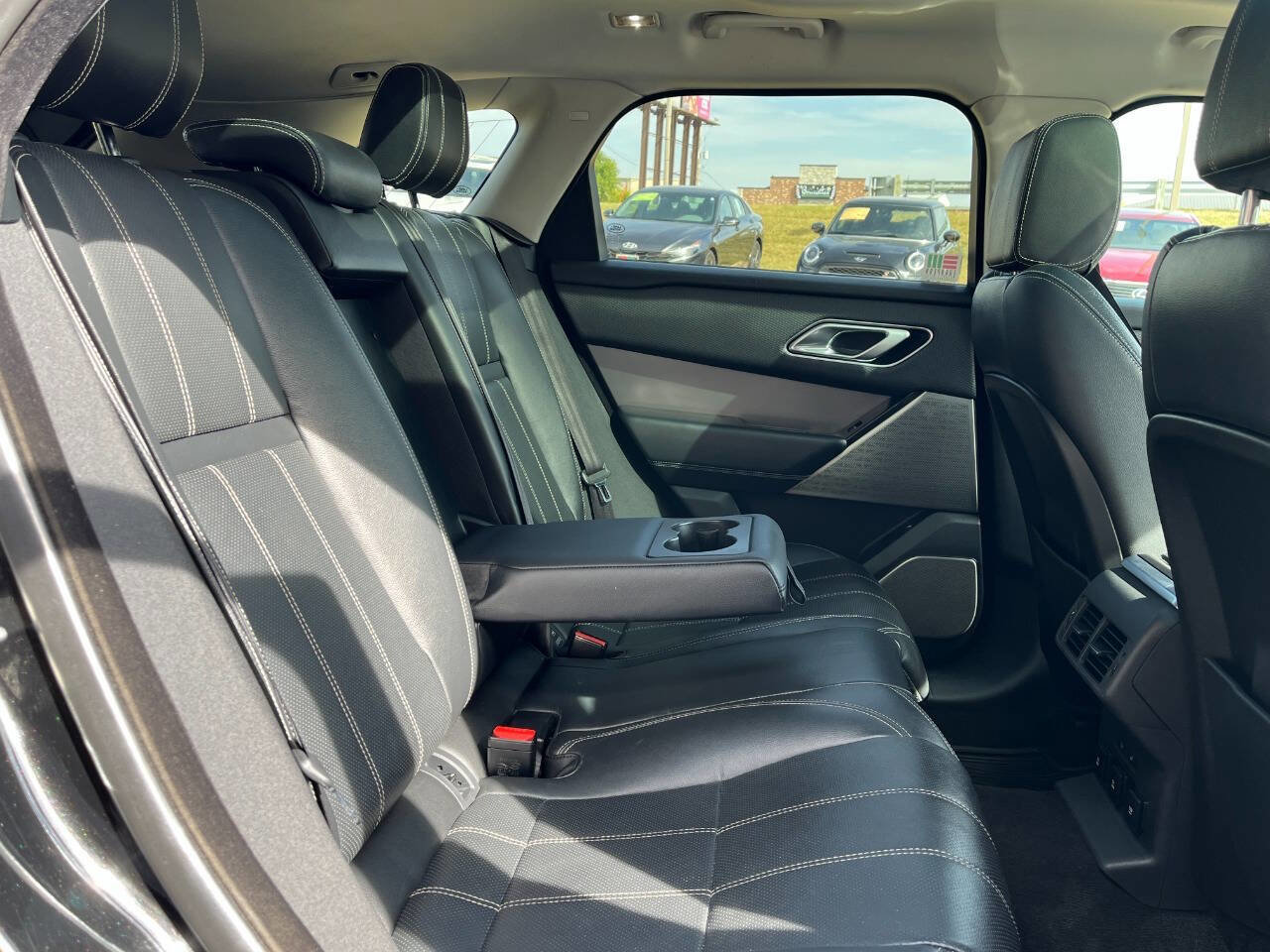 Used 2018 Land Rover Range Rover Velar S image 19